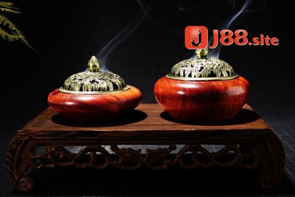 Cách giải đen là đốt trầm hương Cách giải đen là đốt trầm hương
