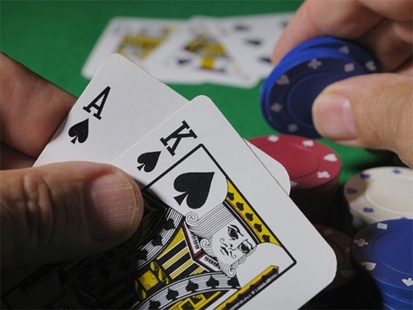 Game bài xì dách là gì? Cách chơi xì dách Game bài xì dách là gì? Cách chơi xì dách